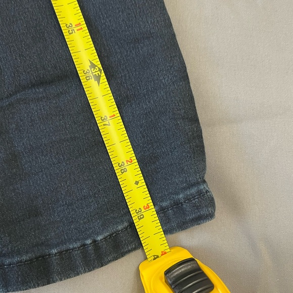 Jennifer Lopez stretchy jeans leggings. - Picture 7 of 9